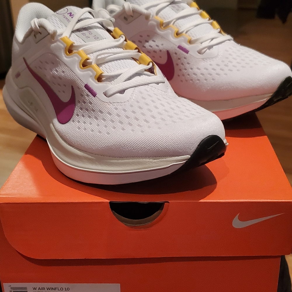 Nike Women's Air Winflo 10 White and Purple Athletic Shoes